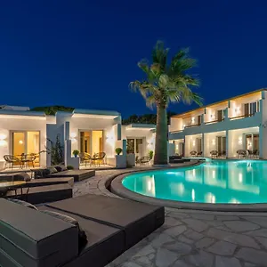 Omnia Mykonos Boutique & אורנוס